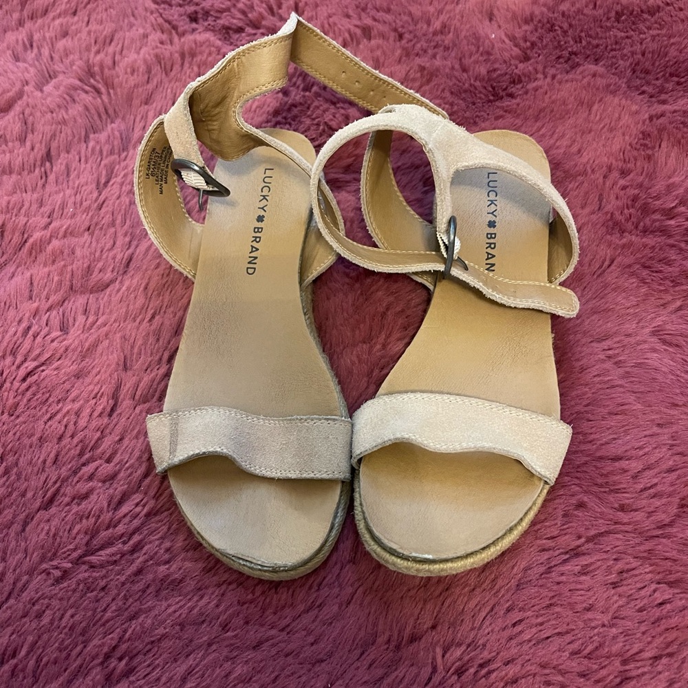 Lucky Brand Women's Tan Sandals